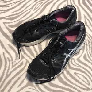 Black ASICS gel sneakers, size 11